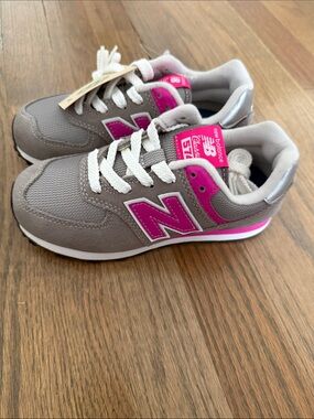 Brand new in box*Girl’s Wide New Balance 574 Core Athletic Sneakers